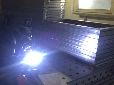 Schwei�aufbau Tischgestell