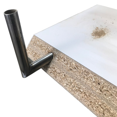 Winkelrohr aus Metall als M�belverbinder